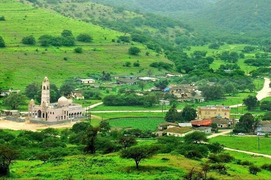 وادي نحيز أجمل الوجهات السياحية في صلالة