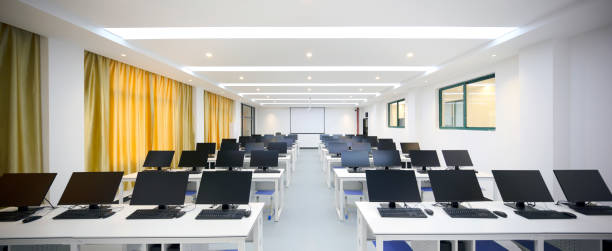 استراتيجيات الحكومة العمانية لدعم التعليم الإلكتروني